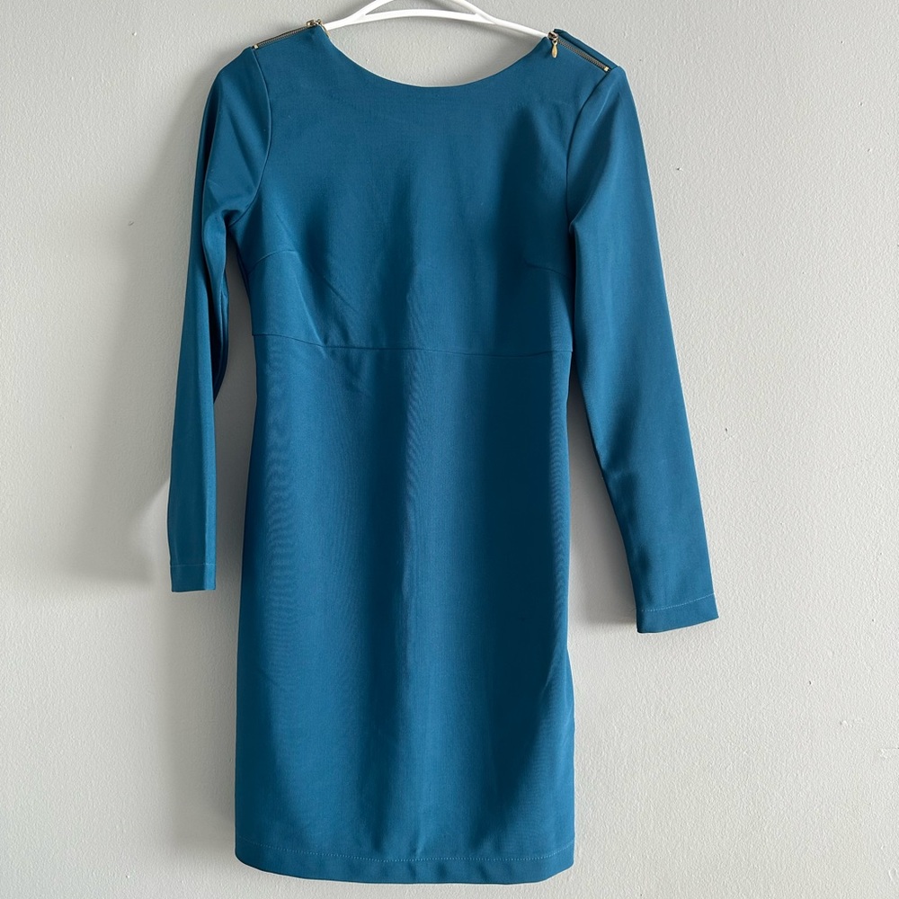 Costa Blanca cute long sleeve mini dress v-shape back with zipper details  SMALL